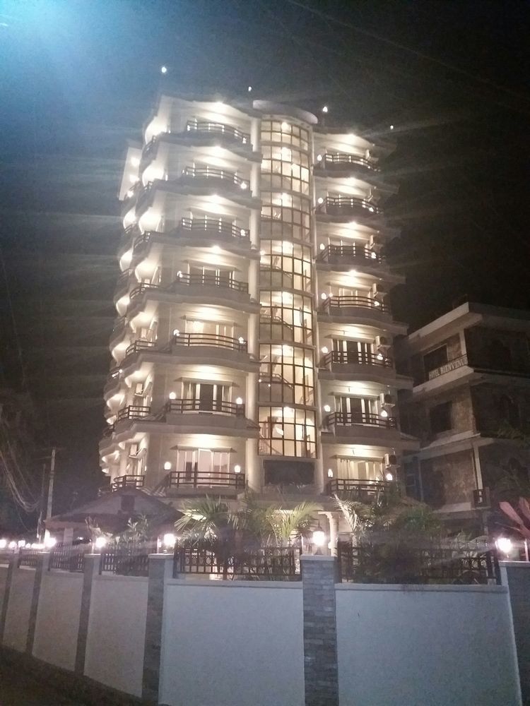 โรงแรมไวท์ เพิร์ล โพคารา ภายนอก รูปภาพ
