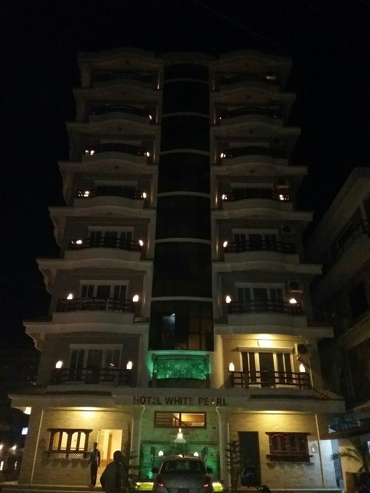 โรงแรมไวท์ เพิร์ล โพคารา ภายนอก รูปภาพ